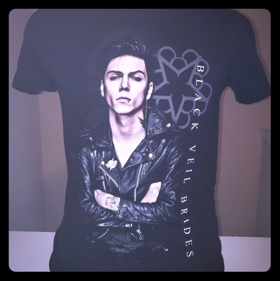 Tops - Women's T-shirt